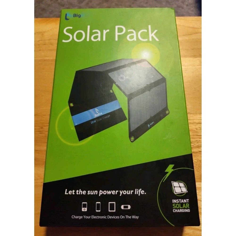 BigBlue 28W solar charger, 2USB port panel folding~New In Box
